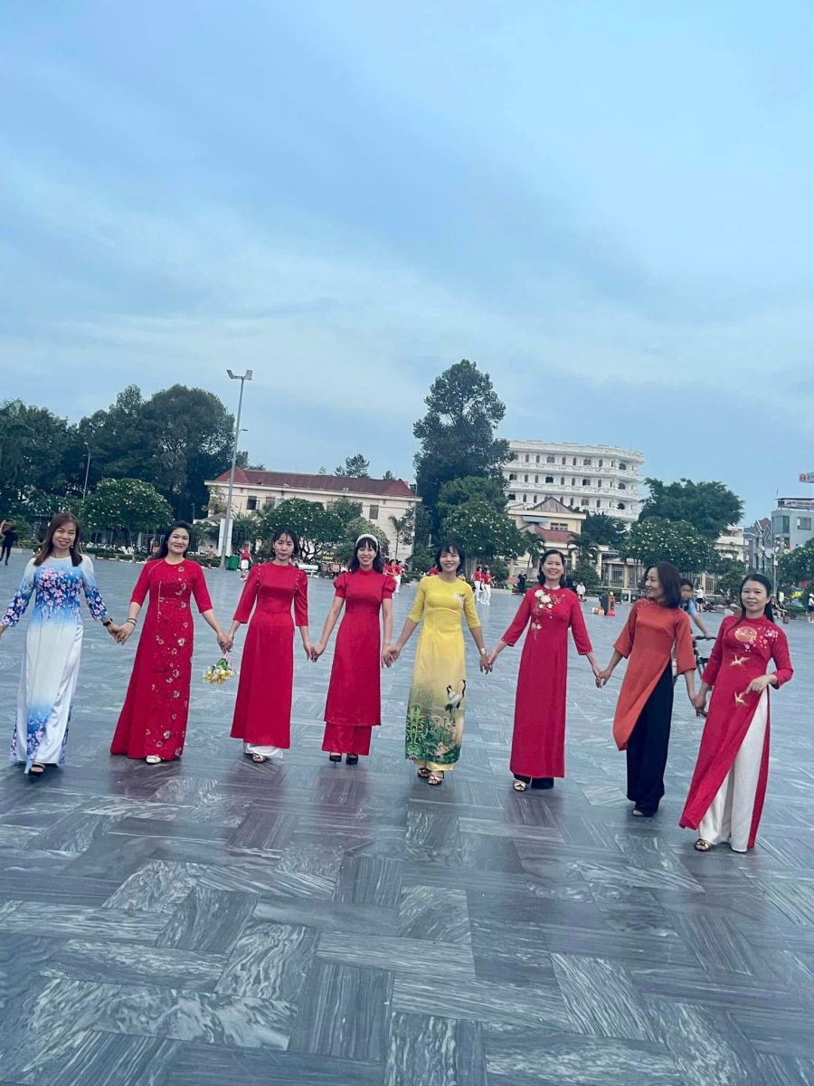 Dáng đẹp, da xinh – Phụ nữ  khu dân cư  Phú Mỹ Hiệp, DĨ AN, BÌNH DƯƠNG